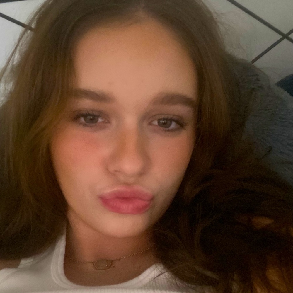 Meet your Posher, Alyssa